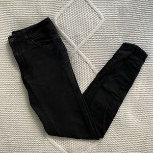 AMERICAN EAGLE BLACK SKINNY JEANS